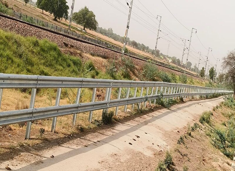 Crash barriers and security walls